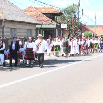 EVENIMENT BINE PRIMIT: Participare numeroasă la Festivalul nunților EVENIMENT BINE PRIMIT: Participare numeroasă la Festivalul nunților