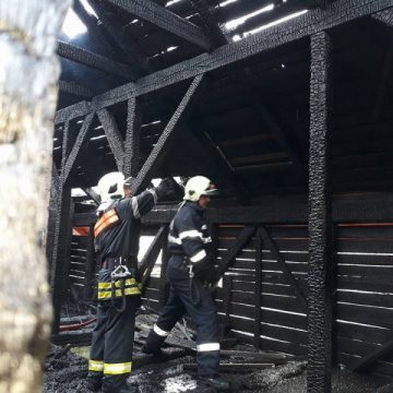 REMEŢI: Incendiu la o casă de locuit REMEŢI: Incendiu la o casă de locuit