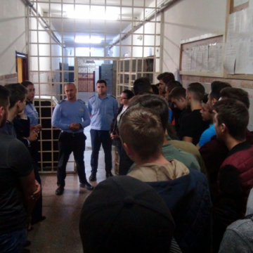 SĂPTĂMÂNA PREVENIRII CRIMINALITĂȚII: Povești de viață spuse de deținuți elevilor SĂPTĂMÂNA PREVENIRII CRIMINALITĂȚII: Povești de viață spuse de deținuți elevilor