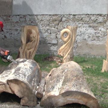 REPORTAJUL ZILEI: Sculptorul Ioan Bledea pregătește o lucrare dedicată Centenarului Marii Uniri REPORTAJUL ZILEI: Sculptorul Ioan Bledea pregătește o lucrare dedicată Centenarului Marii Uniri