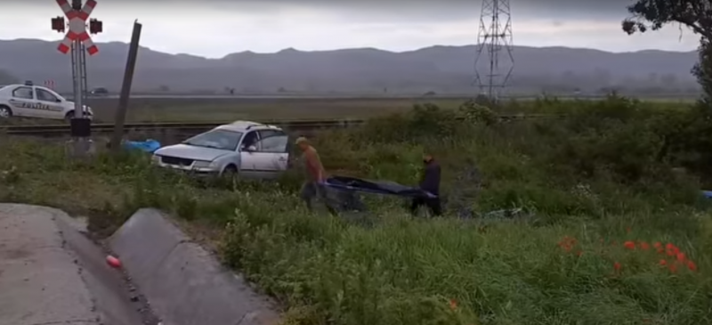 DRAMĂ FĂRĂ MARGINI: Maramureșul e îndoliat după ce patru studente au murit într-o mașină lovită de tren DRAMĂ FĂRĂ MARGINI: Maramureșul e îndoliat după ce patru studente au murit într-o mașină lovită de tren