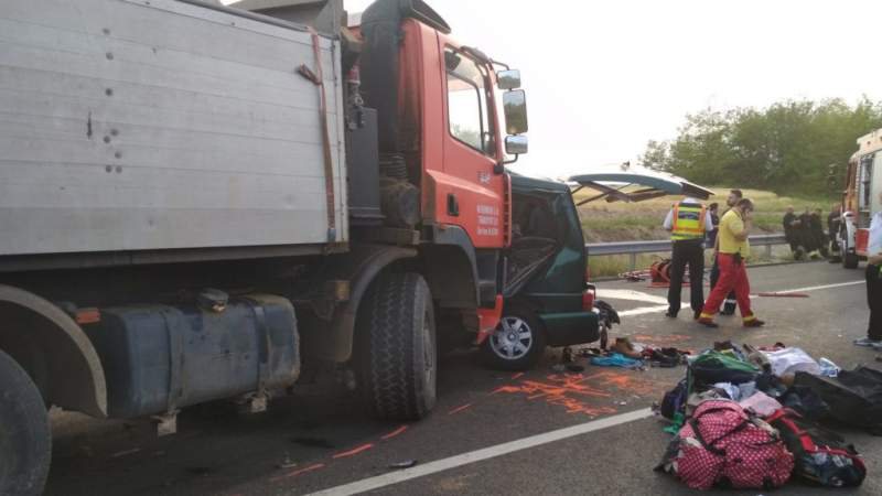 TRAGEDIE: Nouă români morți într-un accident în Ungaria TRAGEDIE: Nouă români morți într-un accident în Ungaria