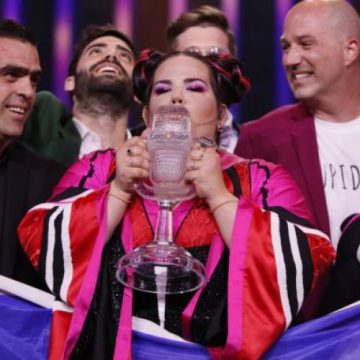 TRADUCERE: Prim-ministrul israelian Benjamin Netanyahu către câştigătoarea Eurovision "eşti o adevarată vacă" TRADUCERE: Prim-ministrul israelian Benjamin Netanyahu către câştigătoarea Eurovision "eşti o adevarată vacă"