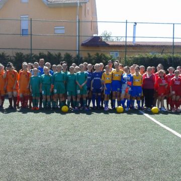 FOTBAL: Șase echipe în turneul final al Campionatului Gimnaziilor la fete FOTBAL: Șase echipe în turneul final al Campionatului Gimnaziilor la fete