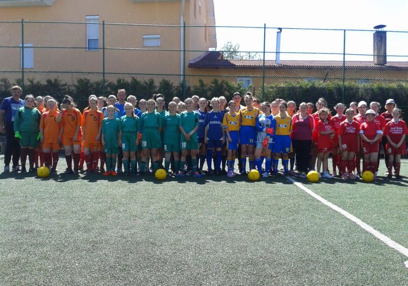 FOTBAL: Șase echipe în turneul final al Campionatului Gimnaziilor la fete FOTBAL: Șase echipe în turneul final al Campionatului Gimnaziilor la fete
