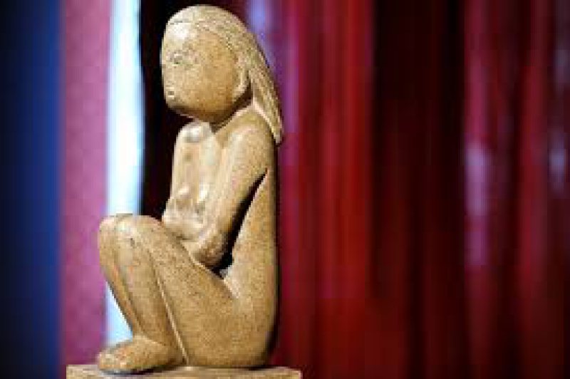 FĂRĂ SOLUŢII: Sculptura lui Brâncuşi "Cuminţenia Pământului", emblematică pentru fosta guvernare, "abandonată" la muzeu FĂRĂ SOLUŢII: Sculptura lui Brâncuşi "Cuminţenia Pământului", emblematică pentru fosta guvernare, "abandonată" la muzeu