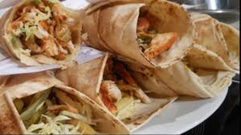 LA FAST-FOOD: Dosar penal în cazul focarului de toxiinfecţie alimentară produs de Salmonella în urma căruia 130 de persoane au ajuns la Spitalul de Boli Infecţioase din Iaşi LA FAST-FOOD: Dosar penal în cazul focarului de toxiinfecţie alimentară produs de Salmonella în urma căruia 130 de persoane au ajuns la Spitalul de Boli Infecţioase din Iaşi