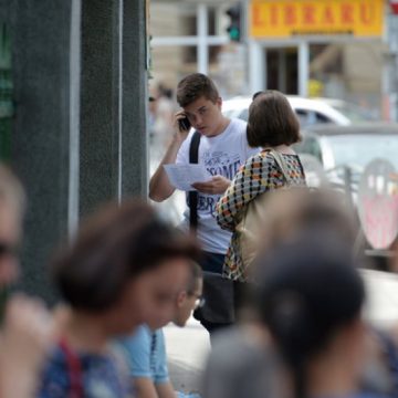 ADMITERE LA LICEU: Vineri începe înscrierea la liceu. Cum se completează fişele de înscriere