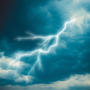 ATENȚIONARE METEO: Jumătate de ţară este vizată de vremea rea: COD GALBEN în 21 de judeţe ATENȚIONARE METEO: Jumătate de ţară este vizată de vremea rea: COD GALBEN în 21 de judeţe