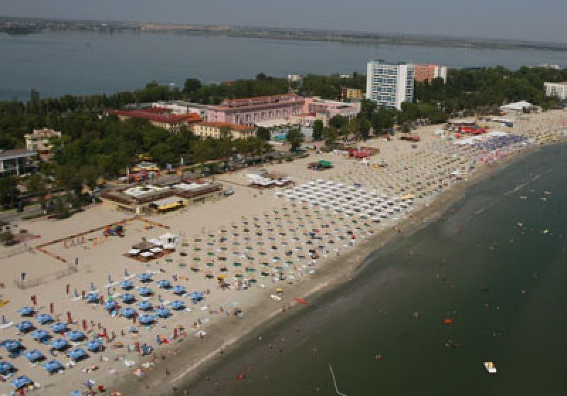 DE SEZON: Asociaţiile din turism: Industria ospitalieră suferă o lipsă acută de forţă de muncă DE SEZON: Asociaţiile din turism: Industria ospitalieră suferă o lipsă acută de forţă de muncă