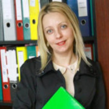 DEBUT EDITORIAL: Adriana Meșter își lansează primul volum de poezii
