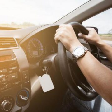 DISCUȚII: Mașinile cu volan pe dreapta, în vizorul autorităților DISCUȚII: Mașinile cu volan pe dreapta, în vizorul autorităților