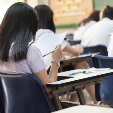 EVALUAREA NAȚIONALĂ 2018: Examenele încep azi cu proba scrisă la română EVALUAREA NAȚIONALĂ 2018: Examenele încep azi cu proba scrisă la română