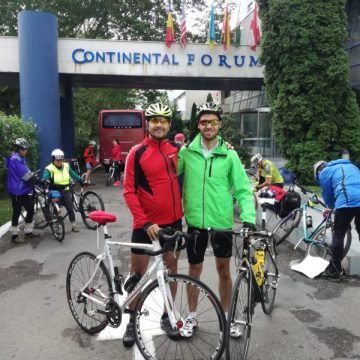 ”CU BICICLETA DEPARTE”: Doi polițiști maramureșeni pedalează spre Alba Iulia în Turul Centenarului ”CU BICICLETA DEPARTE”: Doi polițiști maramureșeni pedalează spre Alba Iulia în Turul Centenarului