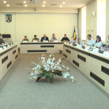 DESPRE RĂSPLATĂ: Cum se premiază elevii cu rezultate deosebite la învățătură