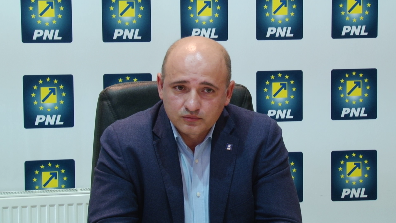 N-O FI TOT DEGEABA? S-a mai căptușit Guvernul cu o moțiune de cenzură N-O FI TOT DEGEABA? S-a mai căptușit Guvernul cu o moțiune de cenzură