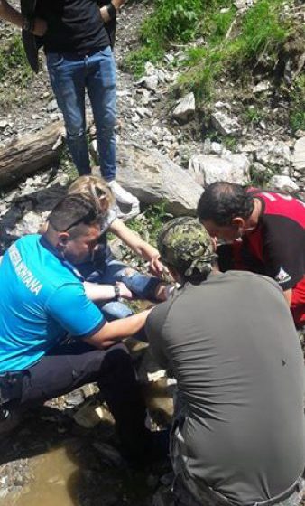 INTERVENȚIE ÎN ZONA MONTANĂ: Tânără din Cluj, accidentată la Cascada Cailor (FOTO)