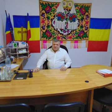 ÎNTÂLNIRE: La Onceşti astăzi se va serba 1 iunie la Căminul Cultural ÎNTÂLNIRE: La Onceşti astăzi se va serba 1 iunie la Căminul Cultural