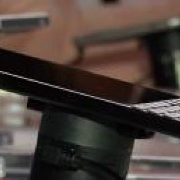 NOUTĂȚI: Un telefon pentru nostalgici