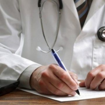 PROIECT: Vârsta de pensionare a medicilor militari va fi majorată