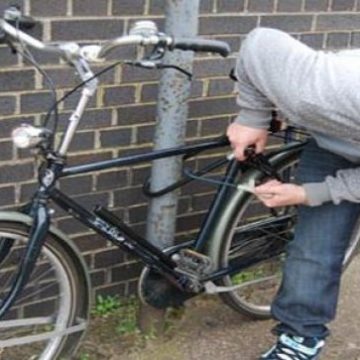 VIDEO | A furat de la biciclete până la ghivece
