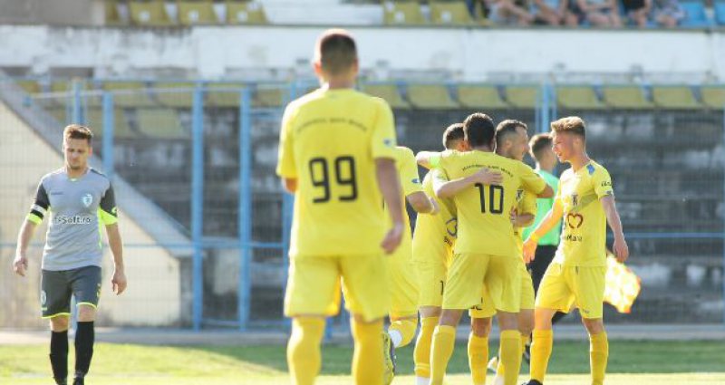FOTBAL: Minaur Baia Mare, la un pas de a ajunge campioana Maramureșului, după ce a învins la scor Bradul Vișeu FOTBAL: Minaur Baia Mare, la un pas de a ajunge campioana Maramureșului, după ce a învins la scor Bradul Vișeu