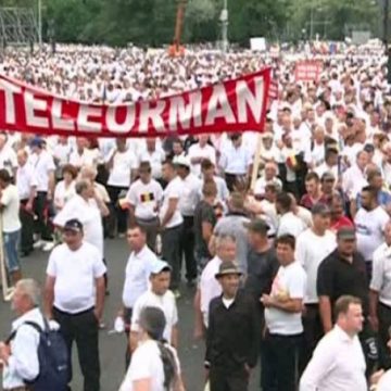 DE(Z)ORDINEA ZILEI: Mitingul PSD? O comedie albicioasă pentru pupat Dragnea în megalomanie