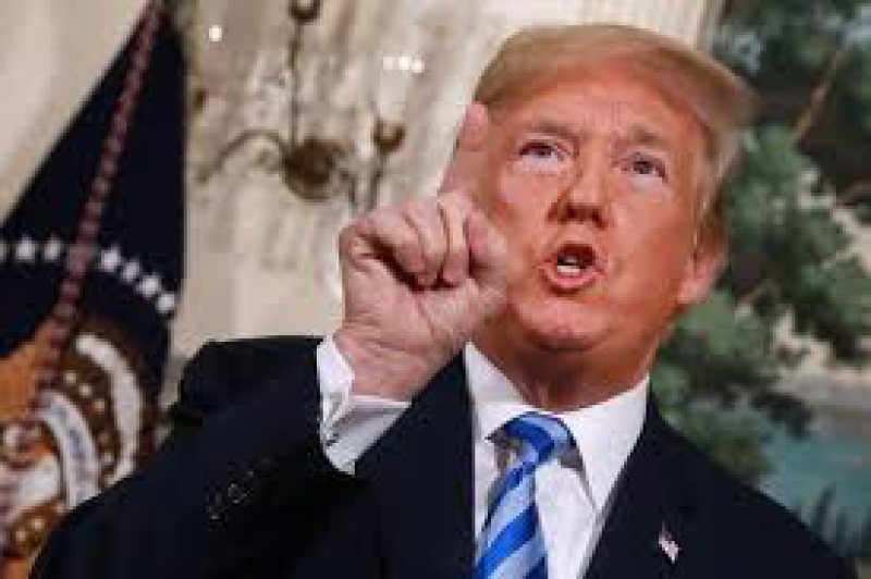 ÎMPOTRIVA REFUGIAŢILOR: Donald Trump critică din nou politicile Angelei Merkel în materie de imigraţie ÎMPOTRIVA REFUGIAŢILOR: Donald Trump critică din nou politicile Angelei Merkel în materie de imigraţie