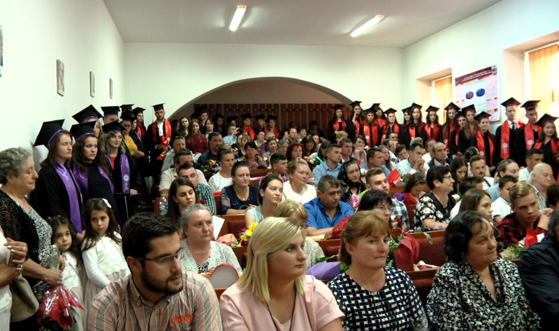 UBB EXTENSIA SIGHET: Zi plină de emoții pemtru absolvenți UBB EXTENSIA SIGHET: Zi plină de emoții pemtru absolvenți