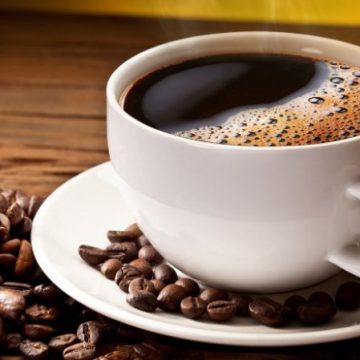 CERCETARE: Cafeaua influenţează munca în echipă