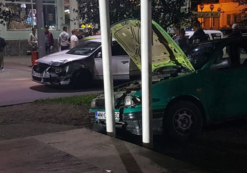 ACCIDENT: 2 mașini avariate în urma unui eveniment rutier petrecut în Sighet ACCIDENT: 2 mașini avariate în urma unui eveniment rutier petrecut în Sighet