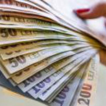 ANALIZĂ: Prețul apartamentelor scade din cauza ROBOR