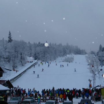 DEMERSURI: 3000 de locuri de parcare în zona pârtiei de la Cavnic DEMERSURI: 3000 de locuri de parcare în zona pârtiei de la Cavnic