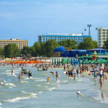 DE SEZON: Cât a ajuns să coste, la 1 iulie, o noapte de cazare în Mamaia