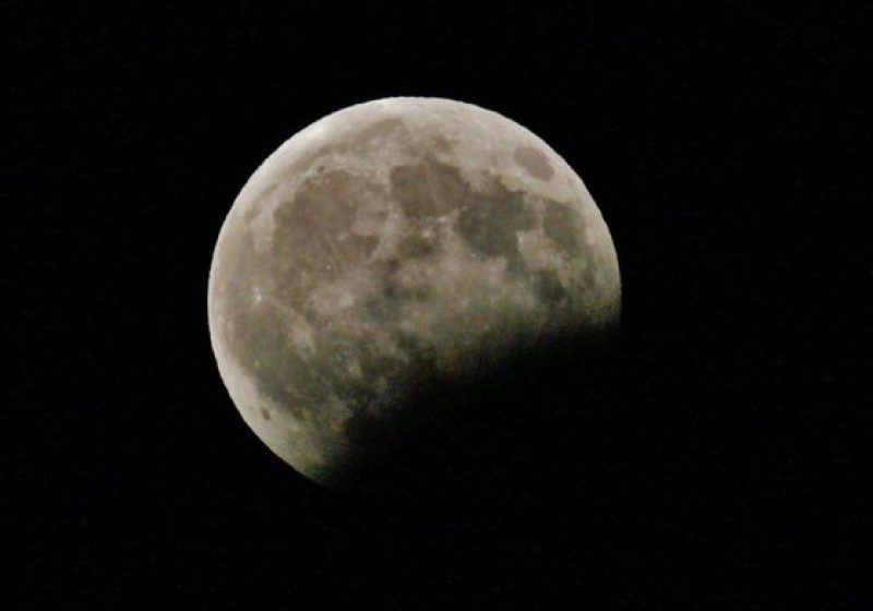 ECLIPSA TOTALĂ DE LUNĂ DIN 27 IULIE: Cel mai îndelungat fenomen de acest fel din acest secol ECLIPSA TOTALĂ DE LUNĂ DIN 27 IULIE: Cel mai îndelungat fenomen de acest fel din acest secol