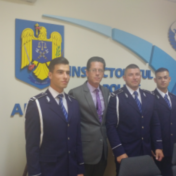 BAFTĂ ÎN CARIERĂ! Trei absolvenți, printre care șeful de promoție al Şcolii de Agenţi de Poliţie „Septimiu Mureşan”, au ajuns la IPJ Maramureș BAFTĂ ÎN CARIERĂ! Trei absolvenți, printre care șeful de promoție al Şcolii de Agenţi de Poliţie „Septimiu Mureşan”, au ajuns la IPJ Maramureș