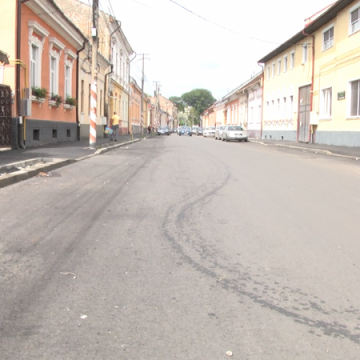 LUCRĂRI: Reprezentanții administrației sighetene, nemulțumiți de firma care reabilitează strada Mihai Viteazu