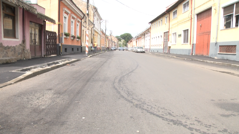 LUCRĂRI: Reprezentanții administrației sighetene, nemulțumiți de firma care reabilitează strada Mihai Viteazu LUCRĂRI: Reprezentanții administrației sighetene, nemulțumiți de firma care reabilitează strada Mihai Viteazu