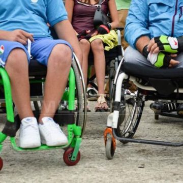 GUVERN: Alocaţii lunare, de până la 750 lei, pentru asistenţii care îngrijesc persoane cu handicap GUVERN: Alocaţii lunare, de până la 750 lei, pentru asistenţii care îngrijesc persoane cu handicap