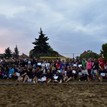 PE PLAJA DE LA MUNTE: Baia Mare Beach Handbal Challenge și-a desemnat campioanele la turneul de amatori