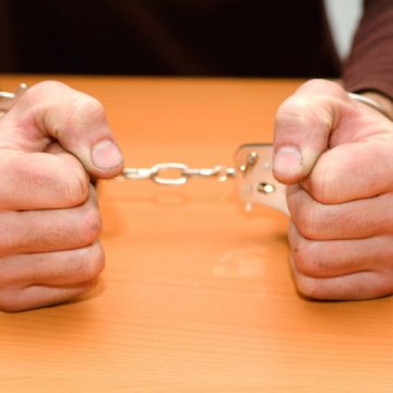 Două percheziții și un hoț prins Două percheziții și un hoț prins