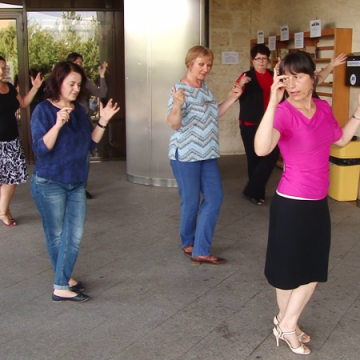 REPORTAJUL ZILEI: Tango estival, la Biblioteca Județeană REPORTAJUL ZILEI: Tango estival, la Biblioteca Județeană