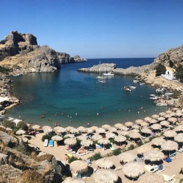 VACANŢĂ: Ofertele speciale pentru Insula Rodos – Insula Soarelui, plecare cu avionul din Cluj