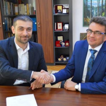 CONSILIUL JUDEŢEAN: A fost reînnoit contractul de management al directorului Complexului Astronomic Baia Mare CONSILIUL JUDEŢEAN: A fost reînnoit contractul de management al directorului Complexului Astronomic Baia Mare