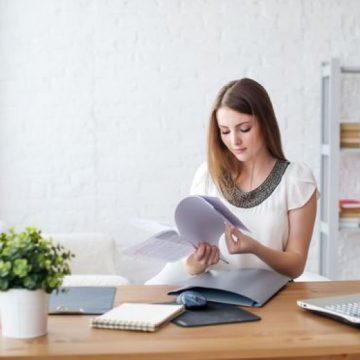 STUDIU: Cum au avansat condiţiile de muncă în România: 6 din 10 români lucrează de acasă cel puţin o data pe săptămână