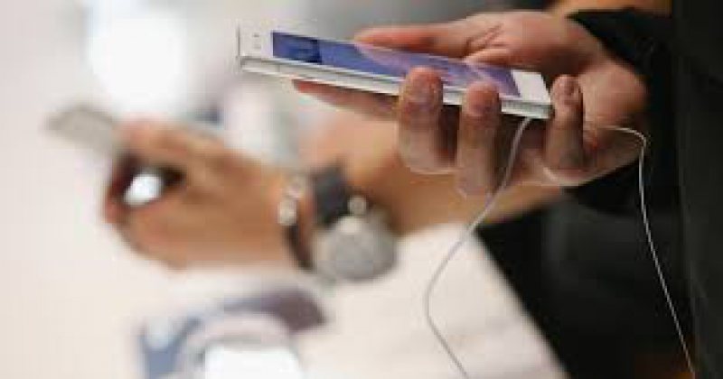 STUDIU: Smartphone-urile românilor, pradă ușoară pentru hackeri STUDIU: Smartphone-urile românilor, pradă ușoară pentru hackeri