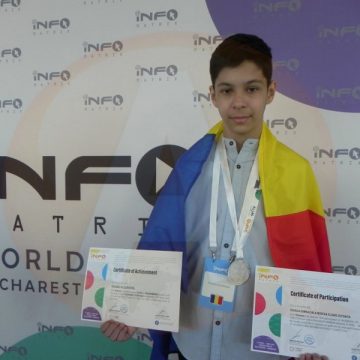 ROMÂN DE NOTA 10: Un copil care a învățat informatică singur a câștigat argintul la olimpiada internațională