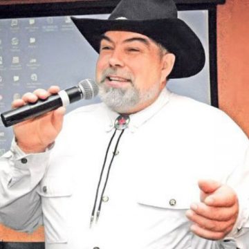 CÂNTEC ÎNTRERUPT: S-a stins interpretul de muzică ușoară Ilie Micolov CÂNTEC ÎNTRERUPT: S-a stins interpretul de muzică ușoară Ilie Micolov
