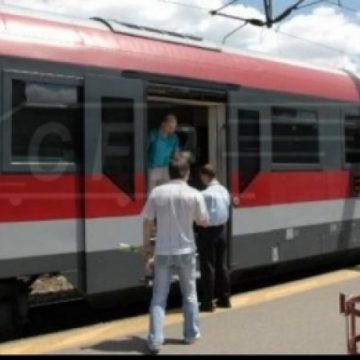I S-A FĂCUT RĂU: Panică în trenul Suceava-Bucureşti, după ce o femeie de 40 de ani a murit I S-A FĂCUT RĂU: Panică în trenul Suceava-Bucureşti, după ce o femeie de 40 de ani a murit