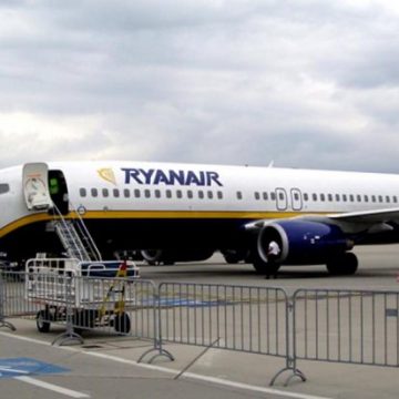 ZECI DE PASAGERI AI UNUI AVION AU FOST RĂNIŢI  DUPĂ DEPRESURIZAREA CABINEI:Aeronava a aterizat de urgenţă în Germania